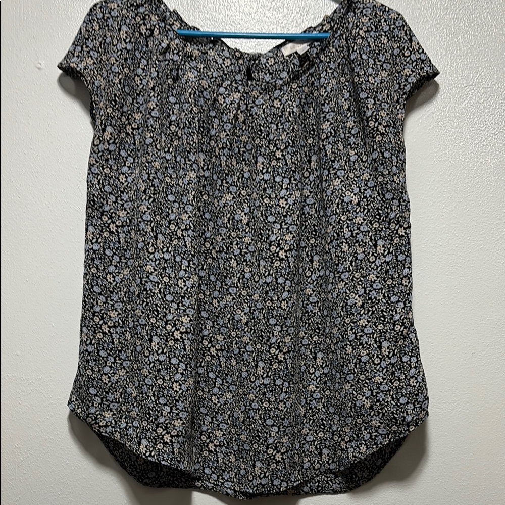 Lauren Conrad - Floral Black, White and Blue Women's Top - Size Large